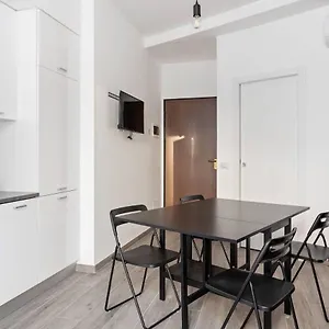 Modern And New Flat In Duomo Area Apartamento